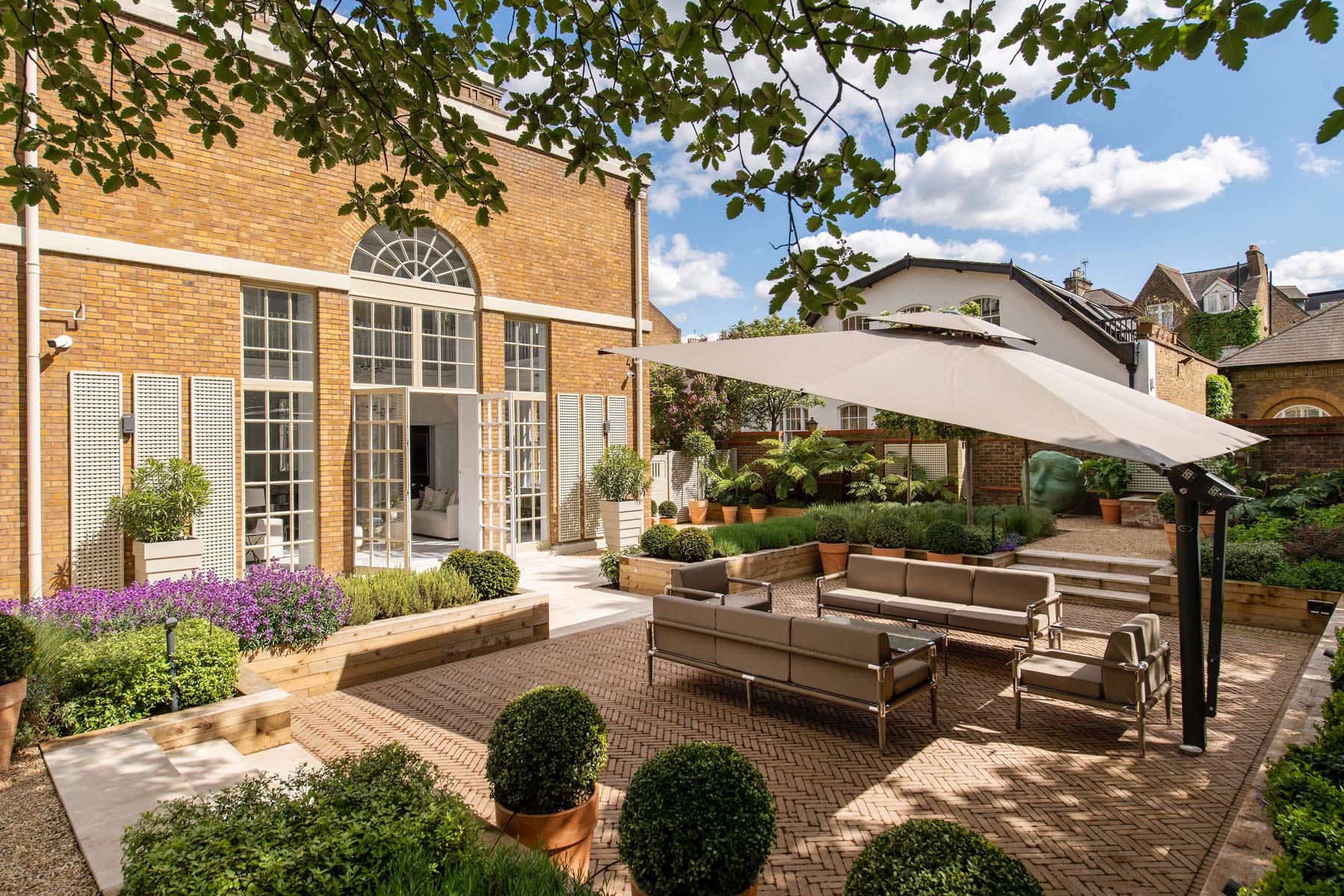 Central London garden by Anthony Paul