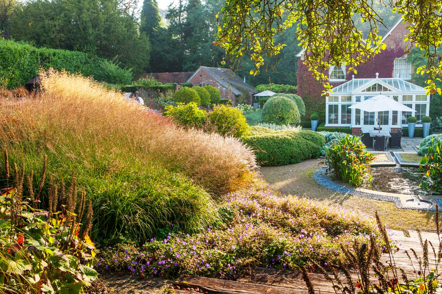 Coldharbour garden by Anthony Paul Landscape Design