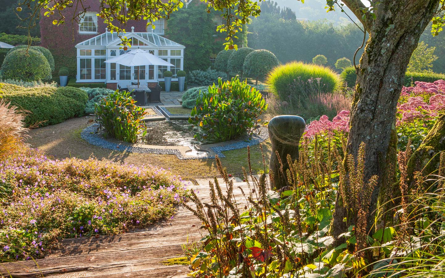 Coldharbour garden by Anthony Paul Landscape Design