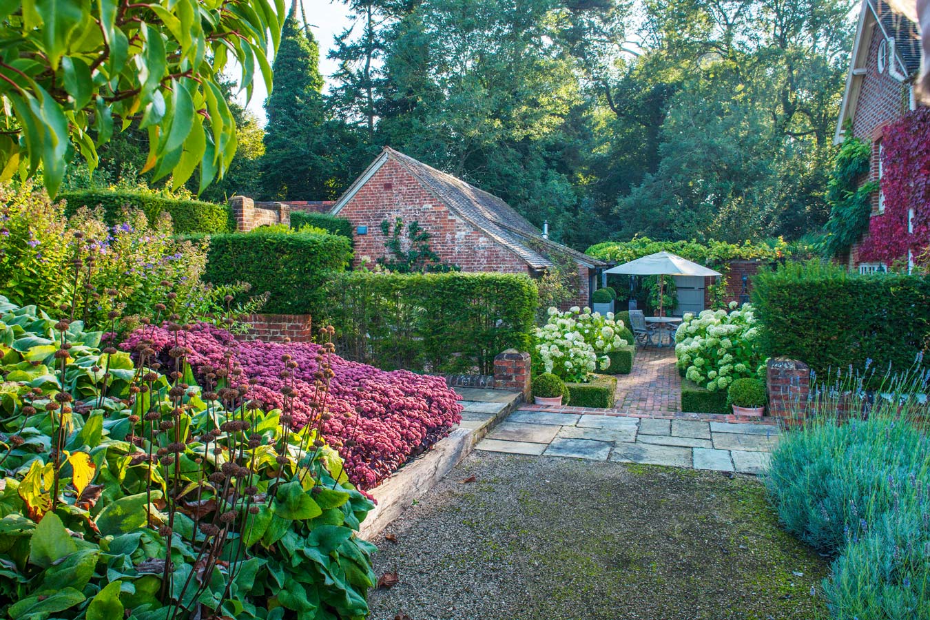 Coldharbour garden by Anthony Paul Landscape Design