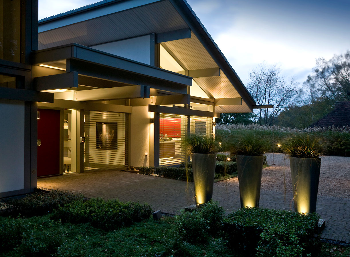 Huf Haus gardens by Anthony Paul Landscape Design