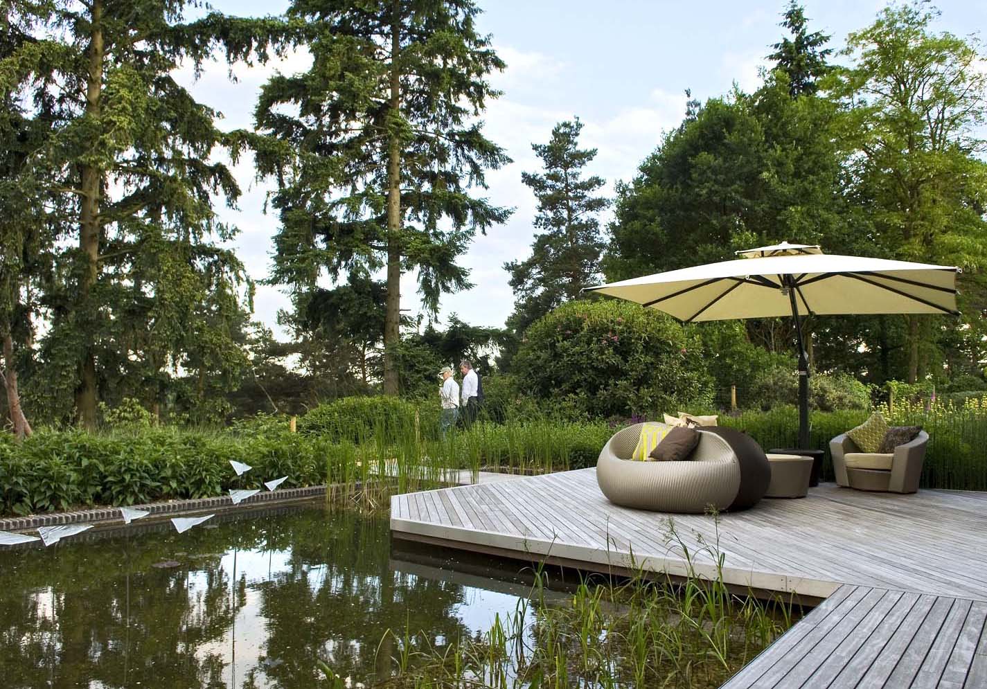 Huf Haus gardens by Anthony Paul Landscape Design