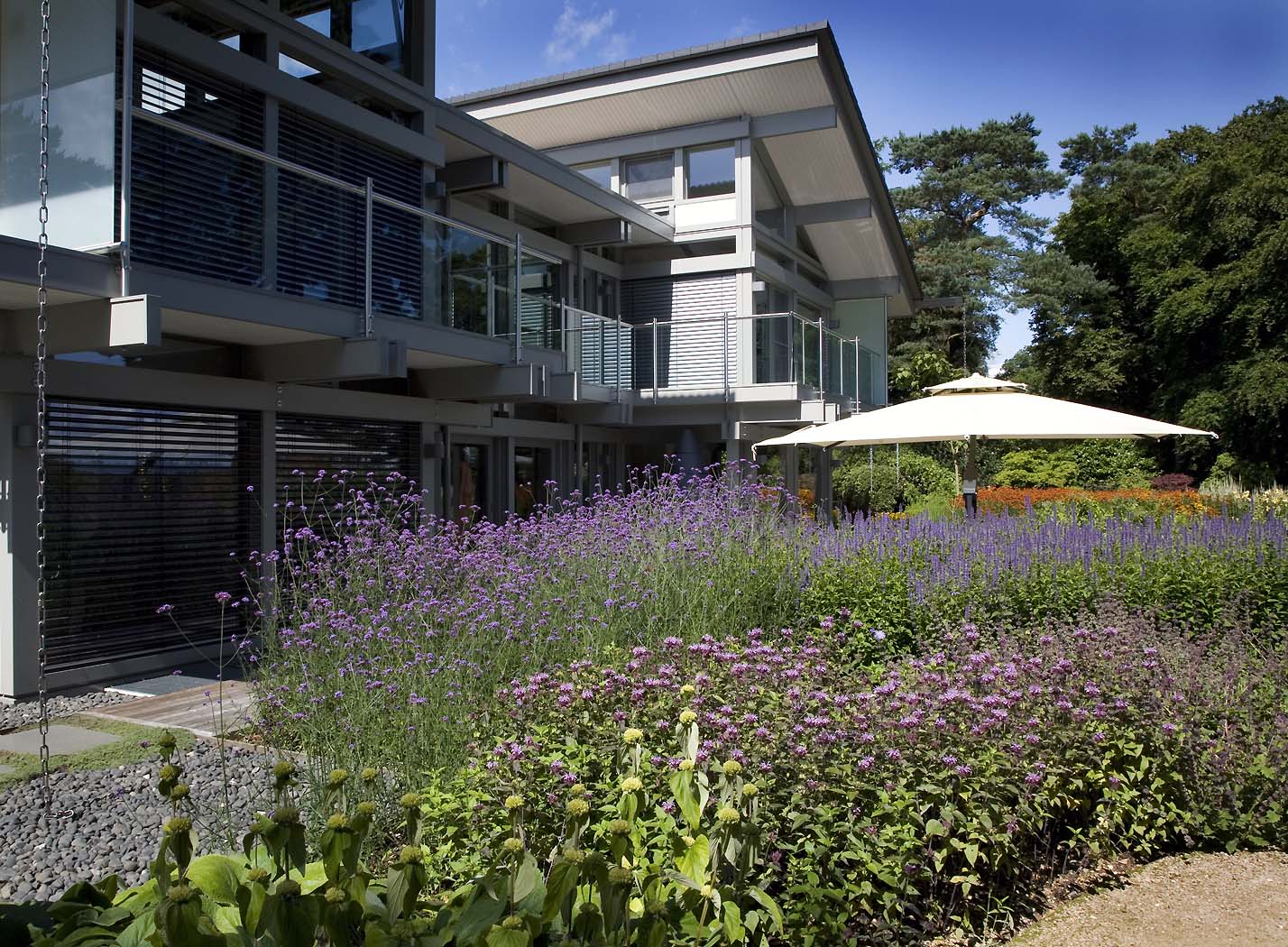 Huf Haus gardens by Anthony Paul Landscape Design