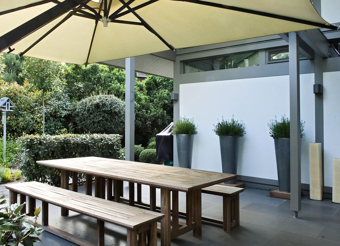 Huf Haus gardens by Anthony Paul Landscape Design
